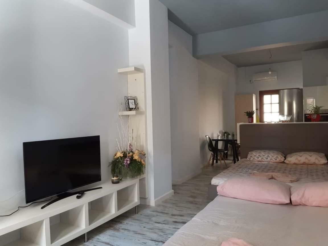 Anastasis Garden Room 卡拉马塔 外观 照片